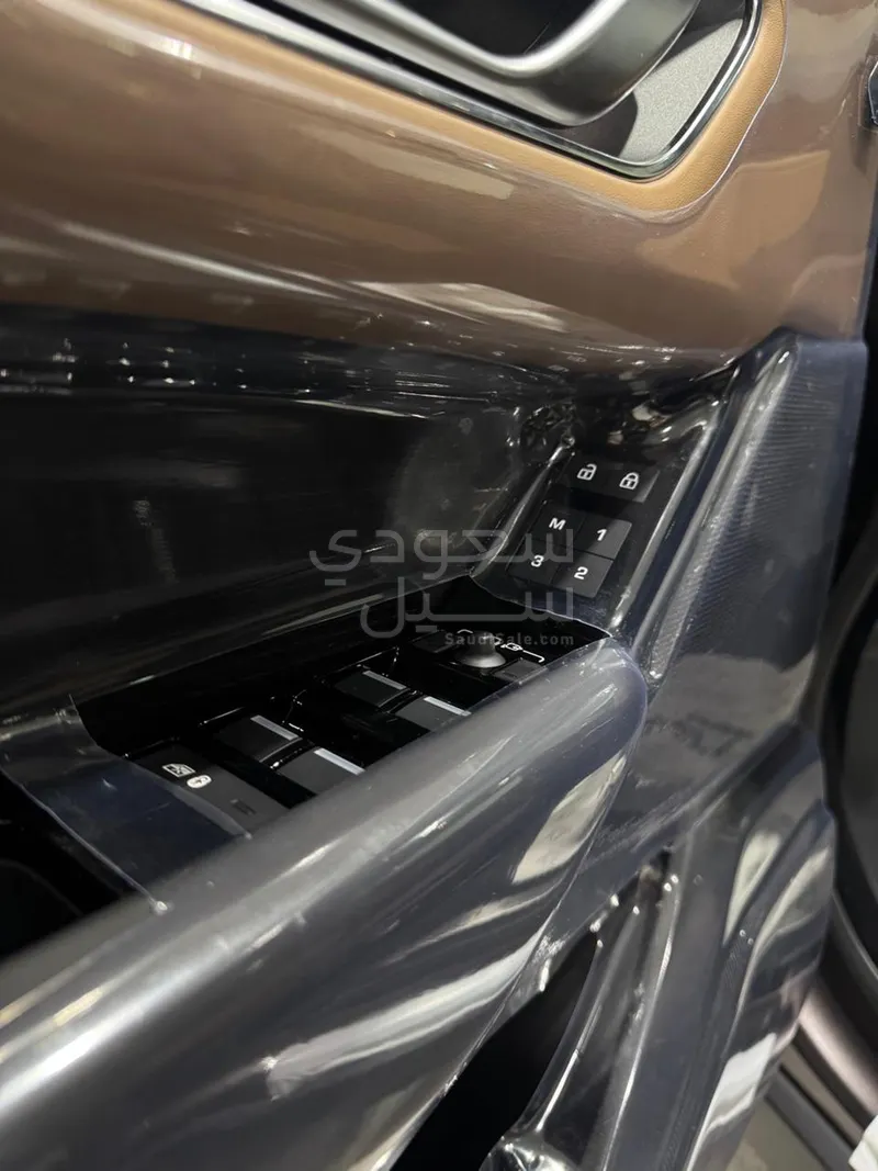 2025 لاند روفر رينج روفر فيلار اتش اس اي