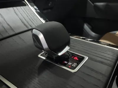 2025 لاند روفر رينج روفر فيلار اتش اس اي