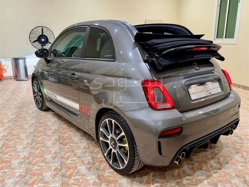 2024 فيات ابارث 695 توريزمو