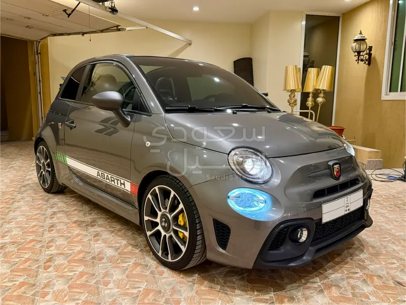 2024 فيات ابارث 695 توريزمو