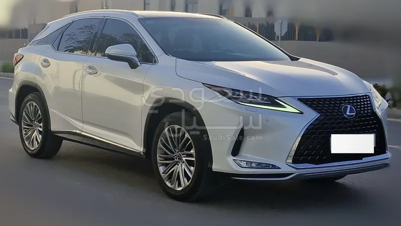 2021 لكزس أر إكس 350