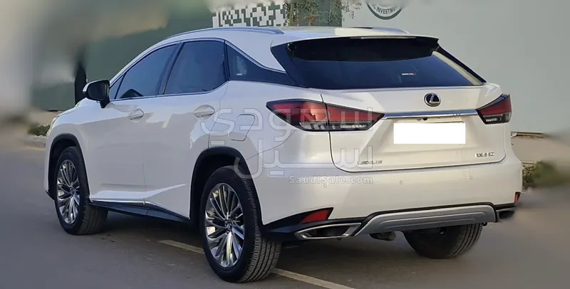 2021 لكزس أر إكس 350