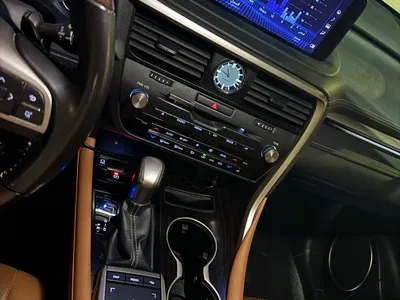 2021 لكزس أر إكس 350