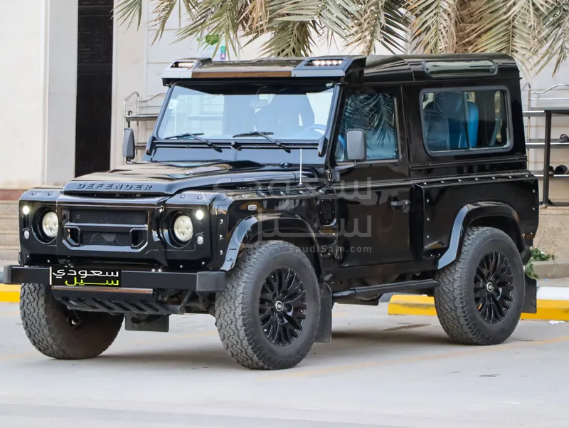 2015 لاند روفر ديفيندر 90