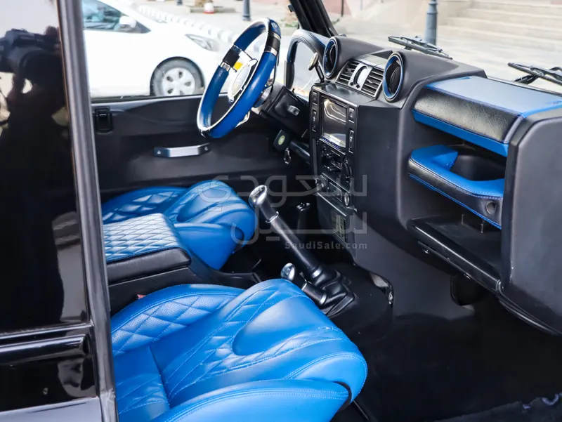 2015 لاند روفر ديفيندر 90