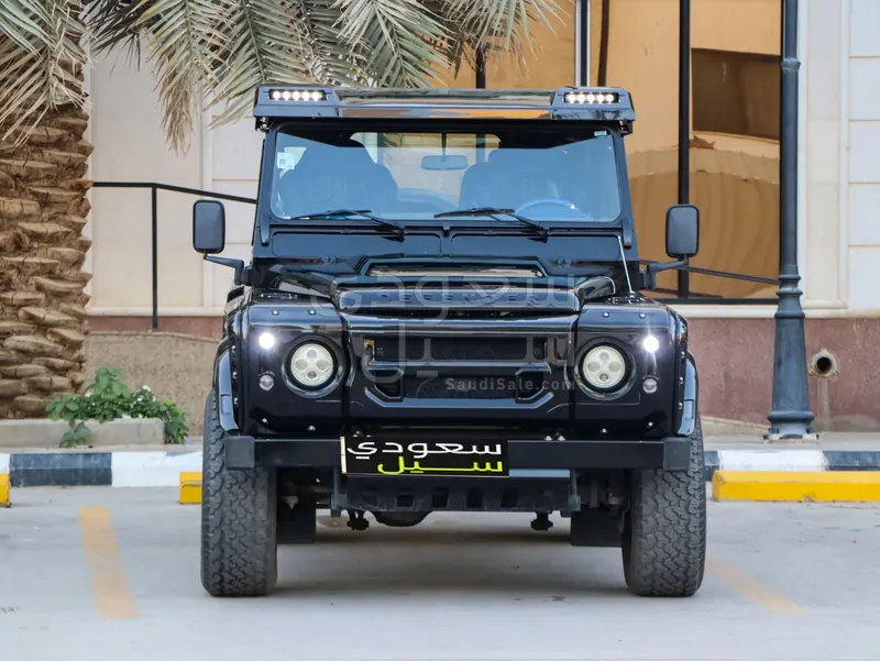 2015 لاند روفر ديفيندر 90