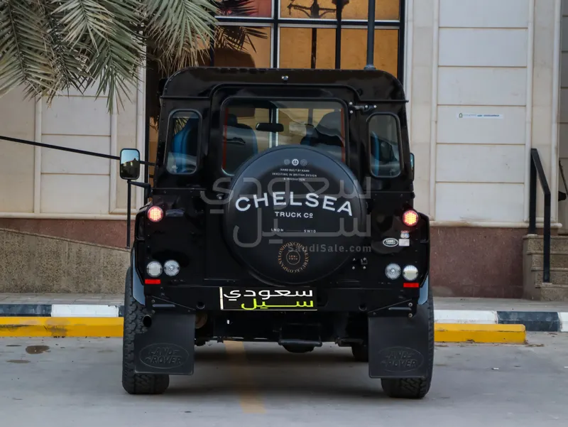 2015 لاند روفر ديفيندر 90