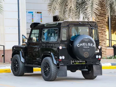 2015 لاند روفر ديفيندر 90