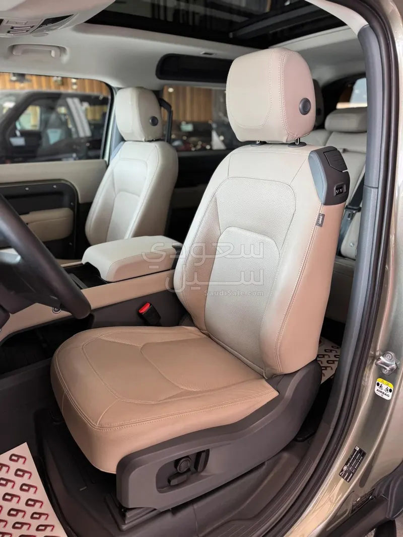 2024 لاند روفر ديفيندر 90