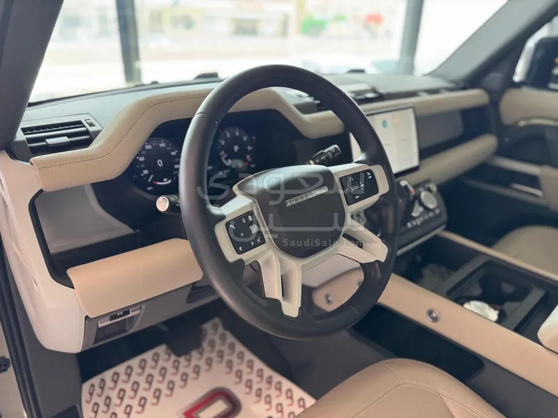 2024 لاند روفر ديفيندر 90