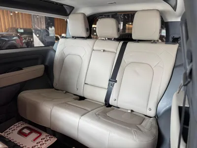 2024 لاند روفر ديفيندر 90