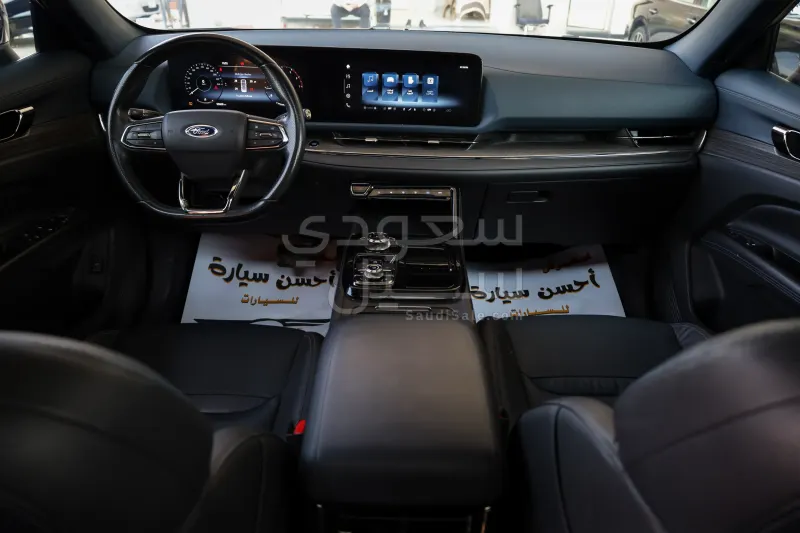 2024 فورد تيريتوري تيتانيوم بلس