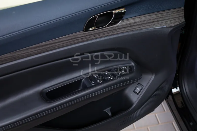 2024 فورد تيريتوري تيتانيوم بلس