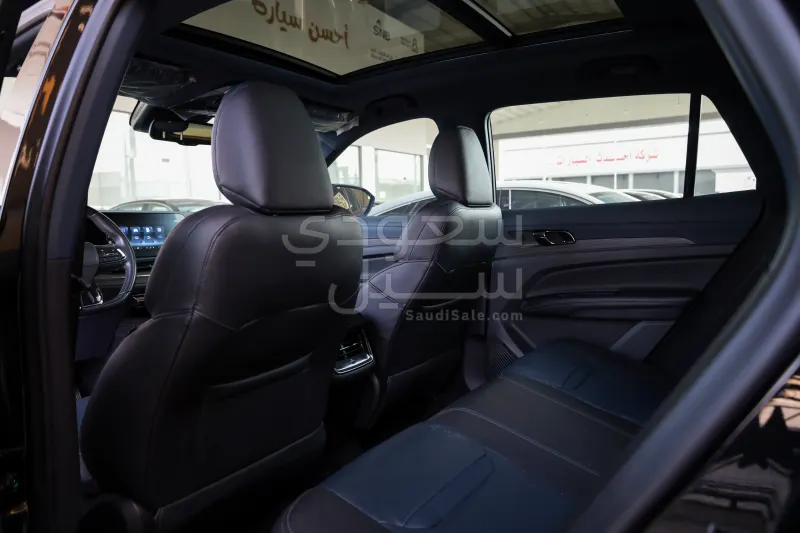 2024 فورد تيريتوري تيتانيوم بلس