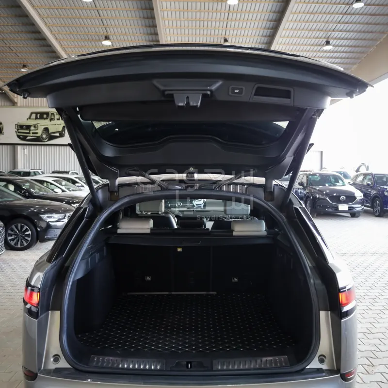 2018 لاند روفر رينج روفر فيلار أر - دايناميك