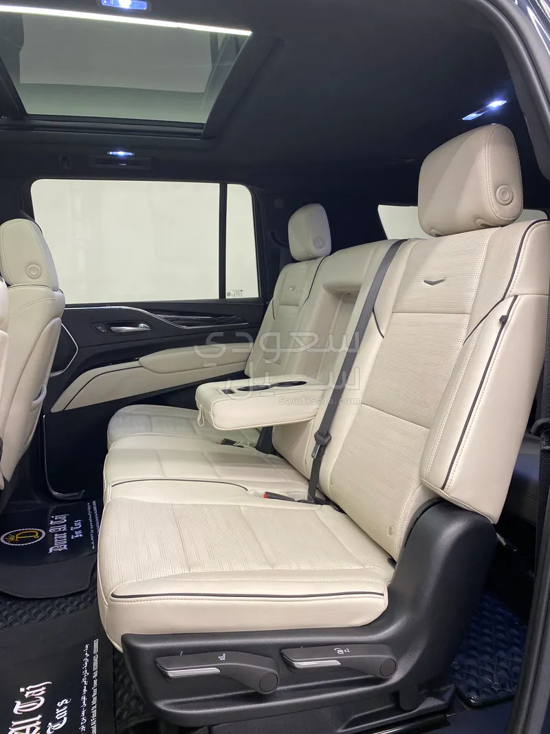 2022 كاديلاك اسكاليد