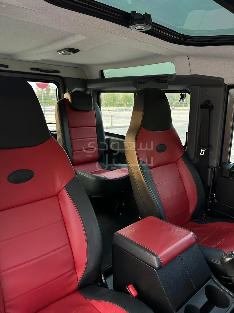 2015 لاند روفر ديفيندر 90