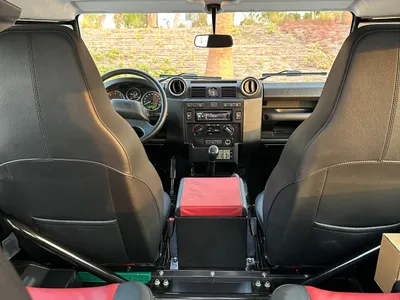 2015 لاند روفر ديفيندر 90