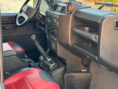 2015 لاند روفر ديفيندر 90