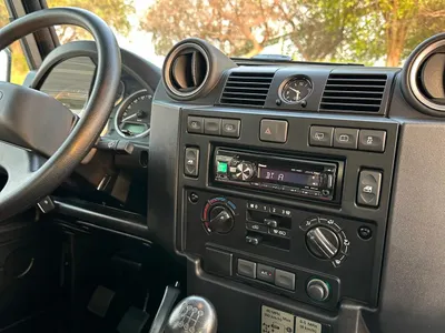 2015 لاند روفر ديفيندر 90