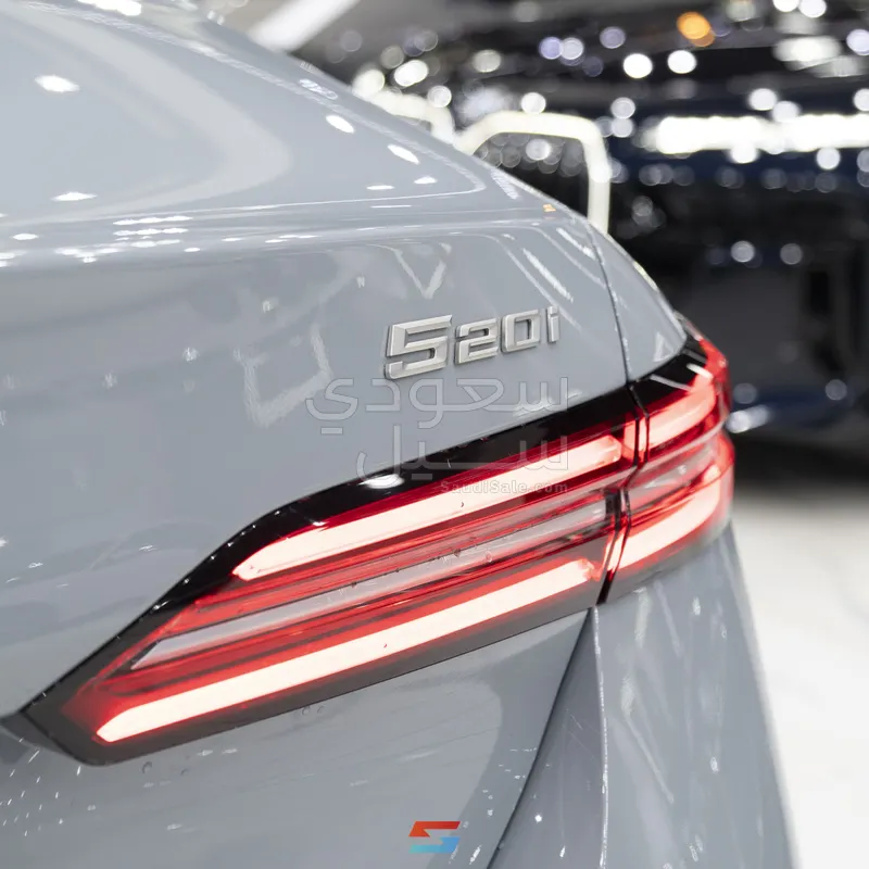 2026 بي ام دبليو الفئة الخامسة 520 أي