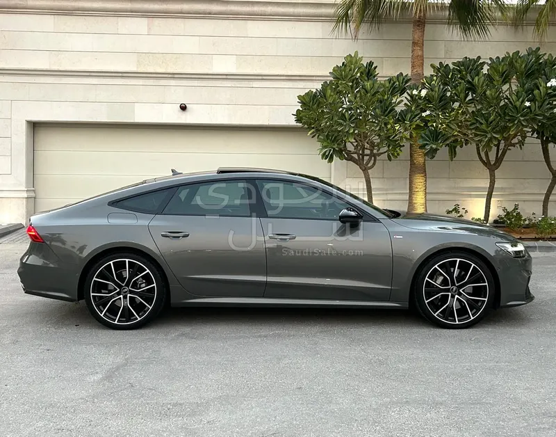 2023 اودي اي 7 55 تي اف اس اي