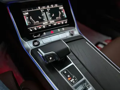 2023 اودي اي 7 55 تي اف اس اي