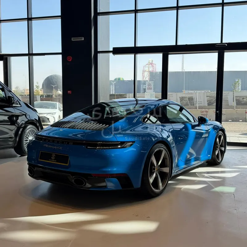 2024 بورش 911 كاريرا 4 اس