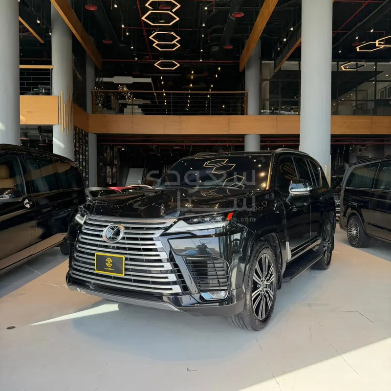 2023 لكزس إل إكس 600