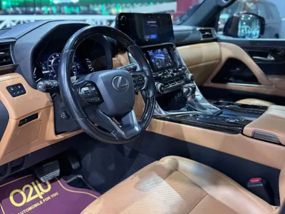 2022 لكزس إل إكس 600