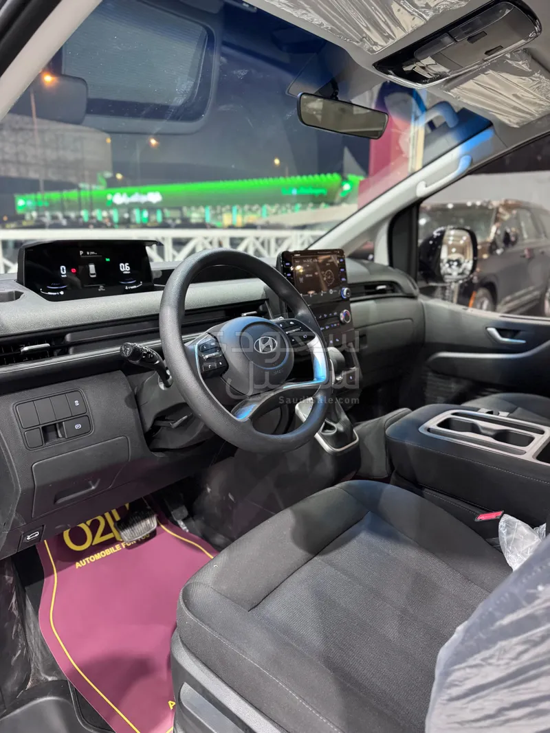 2025 هيونداي ستاريا