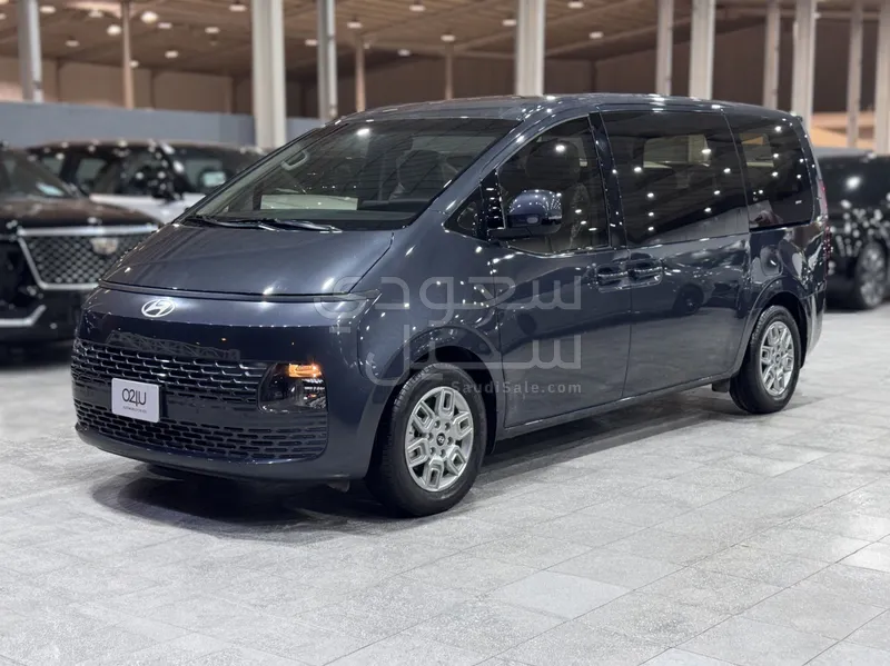 2025 هيونداي ستاريا