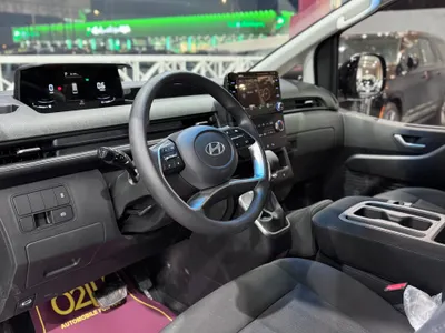 2025 هيونداي ستاريا