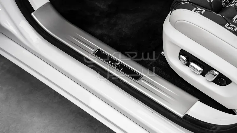 2026 رولز رويس قوست بلاك بادج