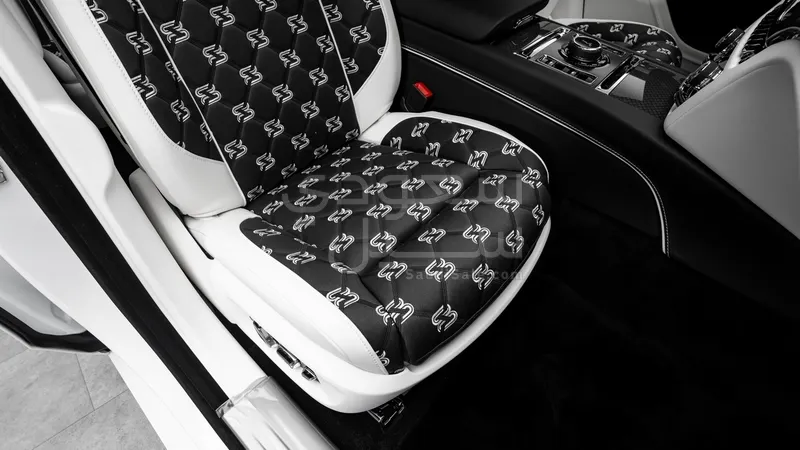 2026 رولز رويس قوست بلاك بادج