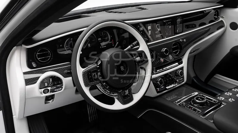 2026 رولز رويس قوست بلاك بادج