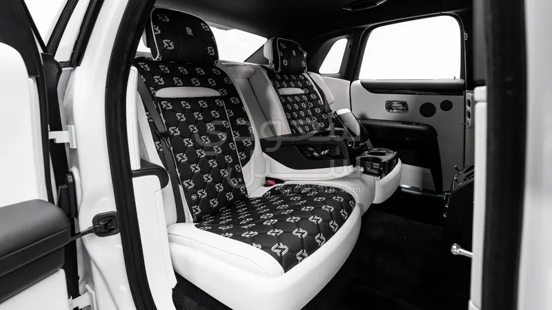 2026 رولز رويس قوست بلاك بادج