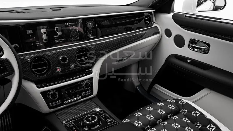 2026 رولز رويس قوست بلاك بادج