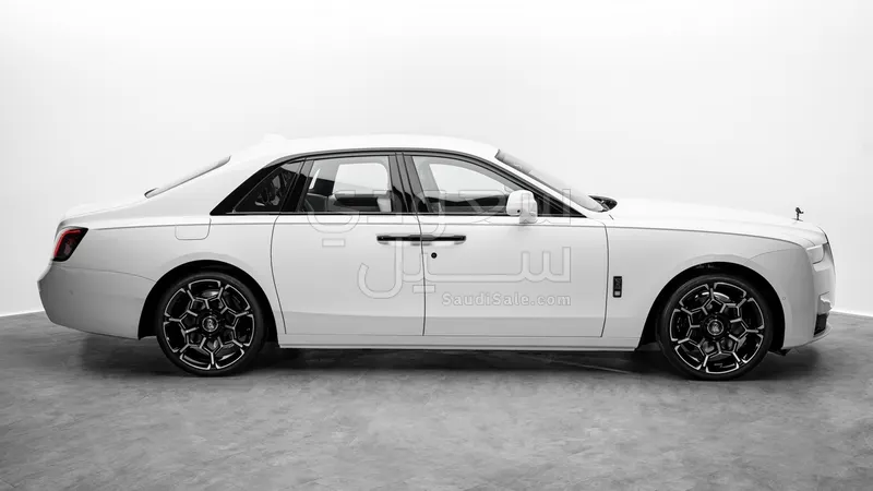 2026 رولز رويس قوست بلاك بادج