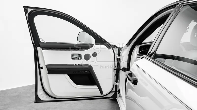 2026 رولز رويس قوست بلاك بادج