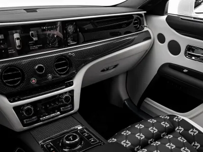 2026 رولز رويس قوست بلاك بادج