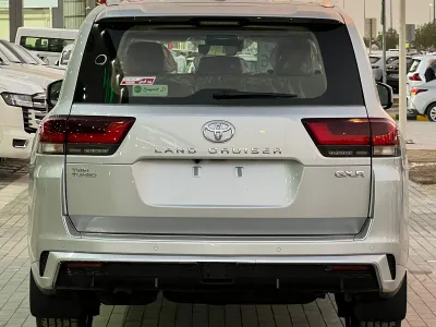 2026 تويوتا لاند كروزر جي اكس ار