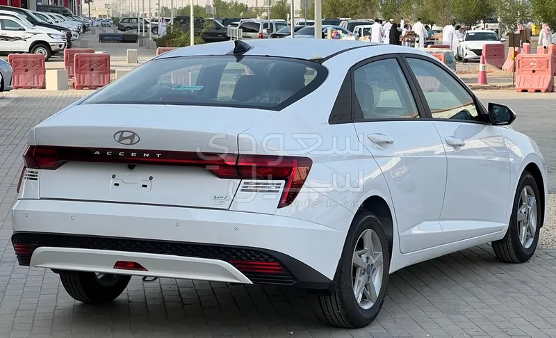 2024 هيونداي اكسنت