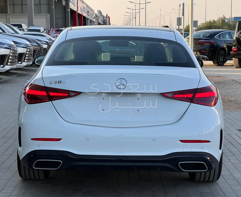 2022 مرسيدس - بنز سي 300
