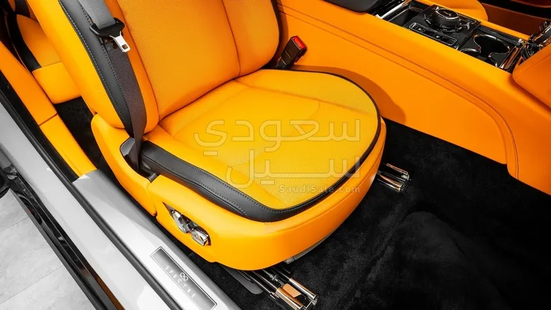 2026 رولز رويس سبيكتر بلاك بادج