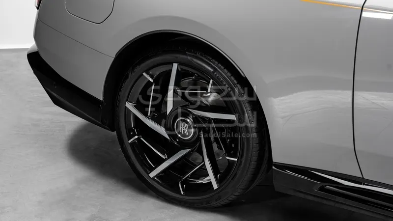 2026 رولز رويس سبيكتر بلاك بادج