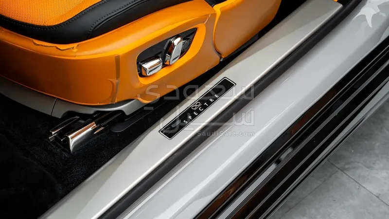 2026 رولز رويس سبيكتر بلاك بادج