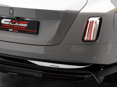 2026 رولز رويس سبيكتر بلاك بادج