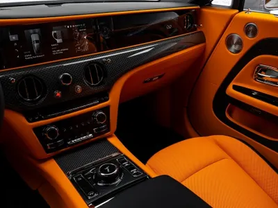 2026 رولز رويس سبيكتر بلاك بادج