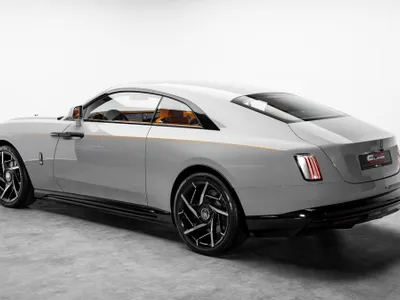 2026 رولز رويس سبيكتر بلاك بادج